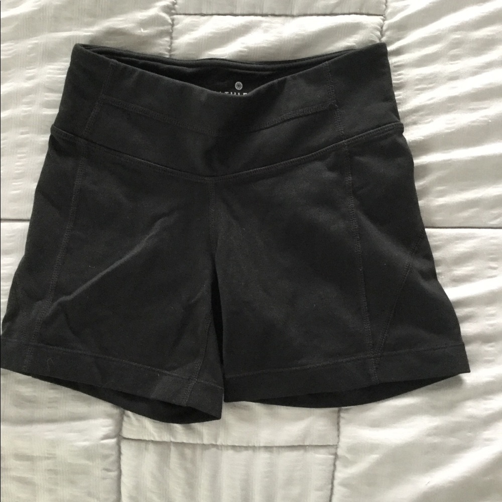 Athleta Kickbooty shortie